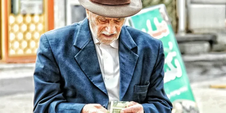 Lee más sobre el artículo Lanzan advertencia sobre una pósible ‘expropiación silenciosa’ del ahorro pensional en Colombia