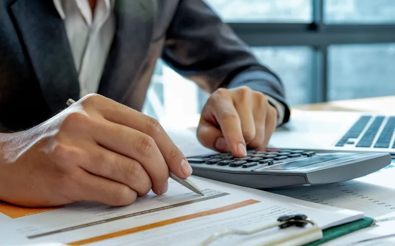 Lee más sobre el artículo DIAN precisa vinculación de representantes legales y liquidadores en deudas tributarias de sociedades liquidadas — Concepto 5950 de 2026